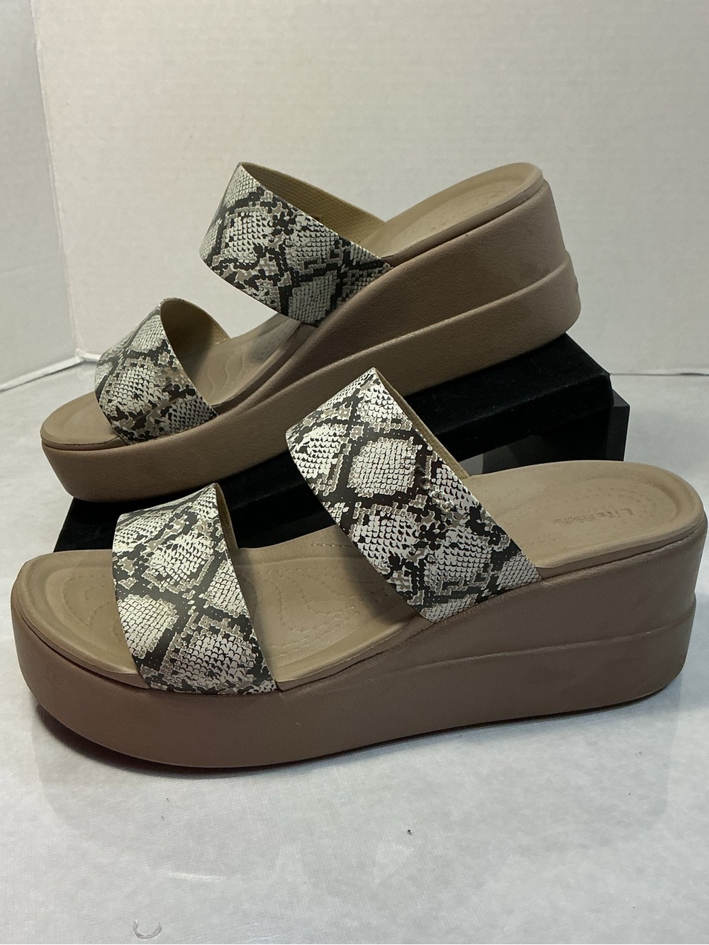 Crocs Brooklyn Low Wedge Snake Print Platform Sandals W8